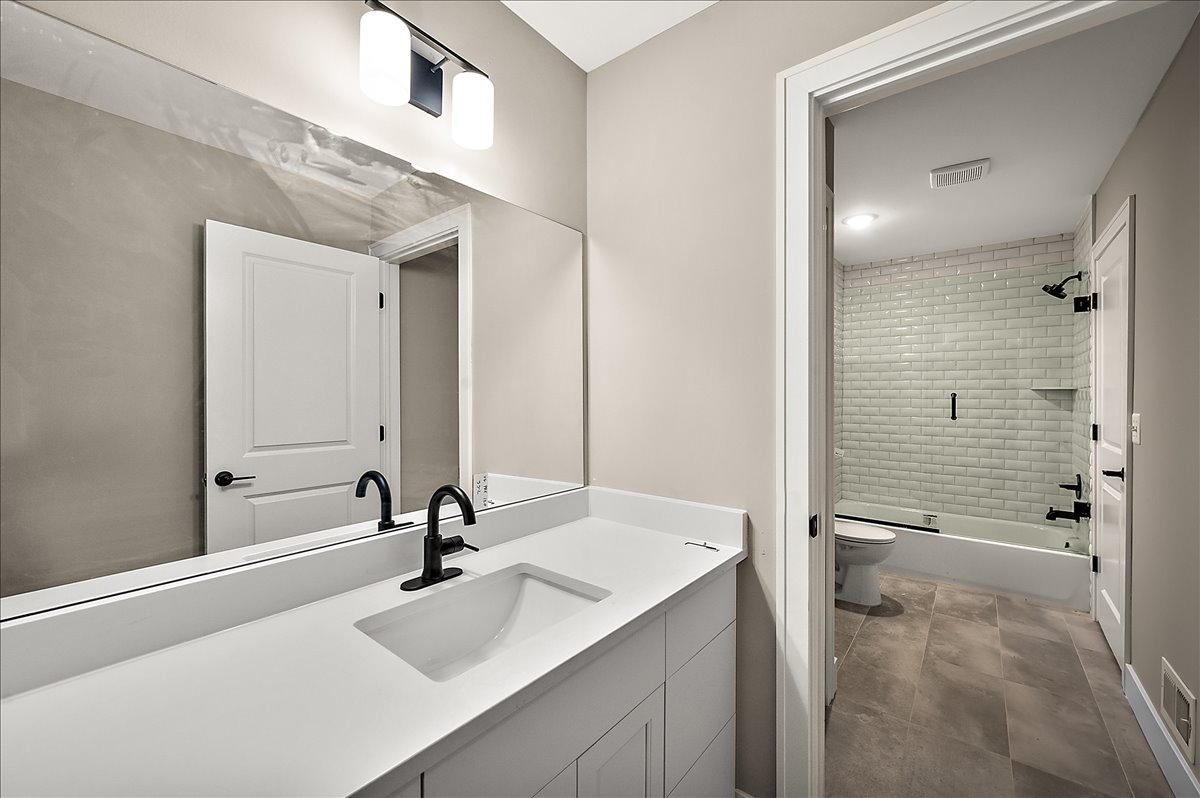 76-24021 Sawgrass Dr-76